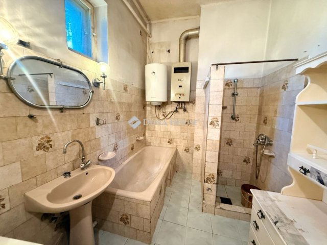 Eladó családi ház, Sárbogárdon 34.9 M Ft, 3 szobás