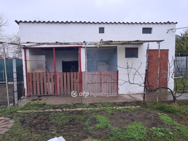 Eladó családi ház, Áporkán 76 M Ft, 3 szobás