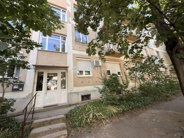 Eladó téglalakás, Pécsett, Hajnóczy úton 28.9 M Ft, 1 szobás
