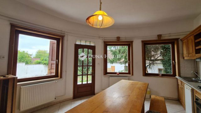 Kiadó téglalakás, albérlet, Pécsett 130 E Ft / hó, 2 szobás