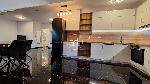 Kiadó téglalakás, albérlet, Szegeden 300 E Ft / hó, 2 szobás