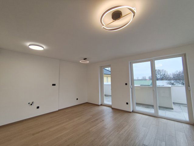 Eladó téglalakás, Komáromban, Vállalkozók útján 84.9 M Ft