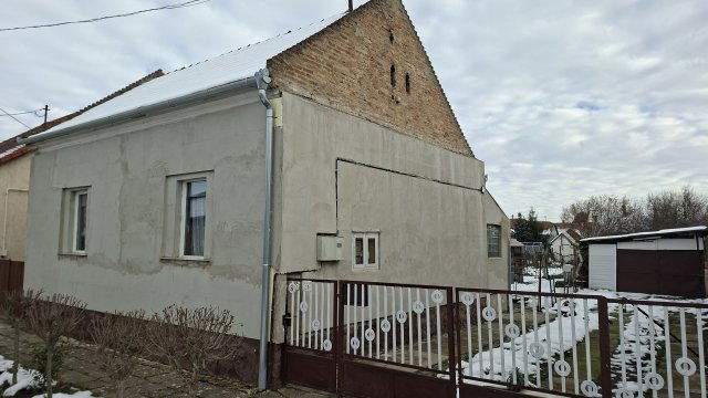 Eladó családi ház, Dombóváron, Táncsics Mihály utcában