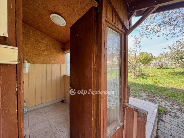 Eladó családi ház, Budajenőn 75 M Ft, 2 szobás