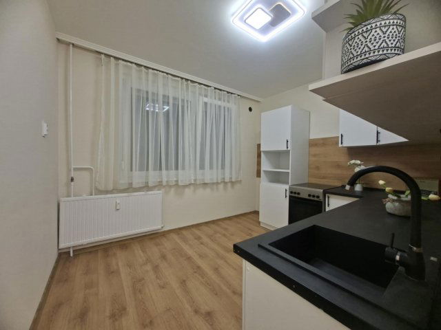 Eladó panellakás, Debrecenben 69.8 M Ft, 2 szobás