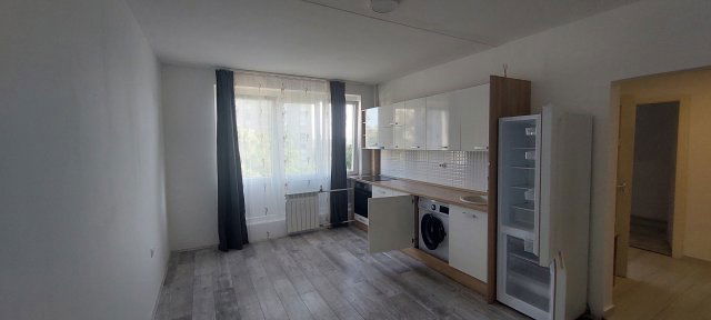 Kiadó panellakás, albérlet, Pécsett 150 E Ft / hó, 2 szobás