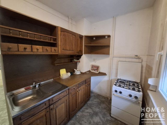 Eladó téglalakás, Szegeden 41 M Ft, 2 szobás