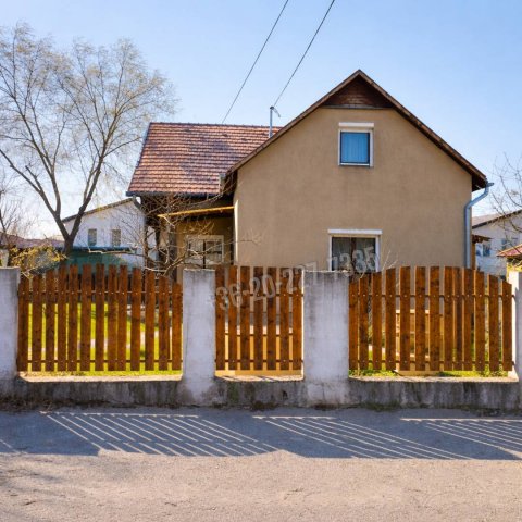 Eladó családi ház, Szigethalmon 79.9 M Ft, 3 szobás