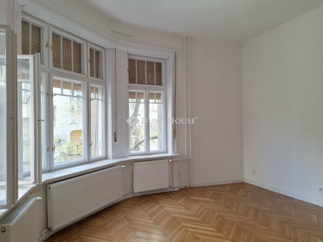 Kiadó téglalakás, albérlet, Budapesten, V. kerületben, 2 szobás