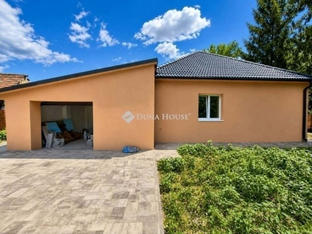 Eladó családi ház, Gödön 99.9 M Ft, 3 szobás