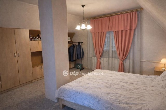 Eladó családi ház, Dunaföldváron 41.9 M Ft, 2+2 szobás