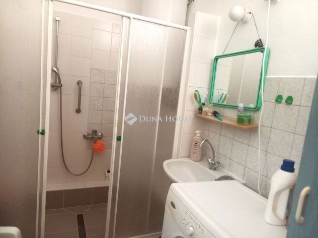 Eladó családi ház, Gyöngyösön 36.5 M Ft, 4 szobás