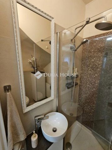 Eladó sorház, Budapesten, XV. kerületben 229 M Ft, 4 szobás