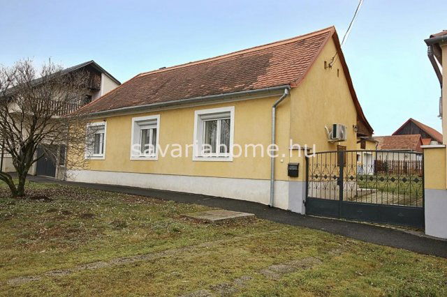 Eladó családi ház, Nardán 68.9 M Ft, 3 szobás
