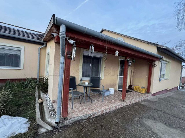 Eladó családi ház, Enyingen 64.9 M Ft, 4 szobás