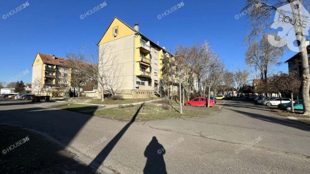 Eladó téglalakás, Kecskeméten 47.5 M Ft, 2 szobás