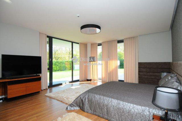 Eladó családi ház, Balatonlelleén 430 M Ft, 5 szobás