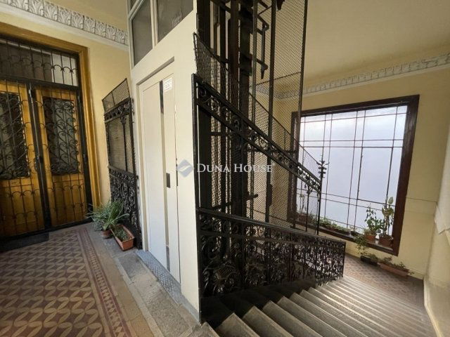 Eladó téglalakás, Budapesten, IX. kerületben 175 M Ft, 5 szobás