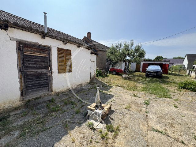 Eladó családi ház, Szederkényen 15 M Ft, 3 szobás