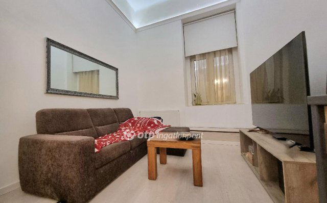 Eladó téglalakás, Budapesten, VI. kerületben 65 M Ft, 2 szobás