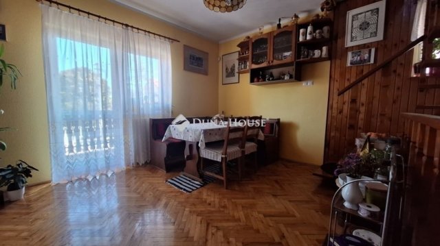 Eladó családi ház, Székesfehérvárott 125 M Ft, 6 szobás