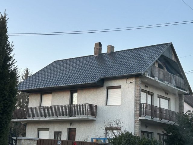 Eladó családi ház, Hévízen 76 M Ft, 5 szobás