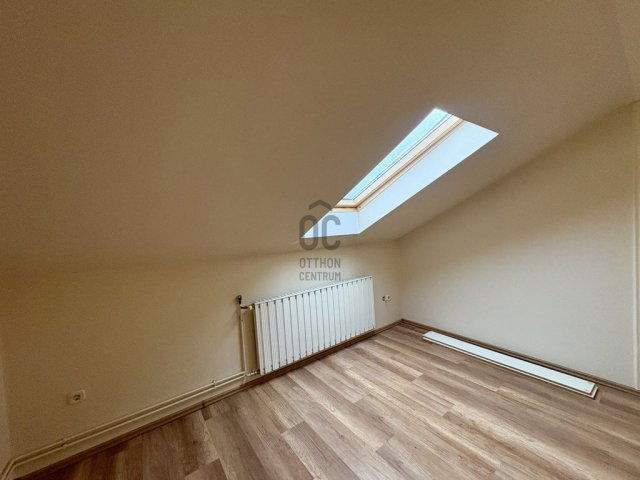 Eladó téglalakás, Cegléden 63.9 M Ft, 3 szobás