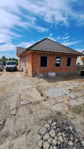 Eladó ikerház, Gödöllőn 115 M Ft, 5 szobás