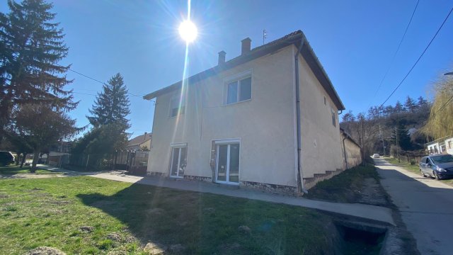 Eladó családi ház, Ozorán 33.9 M Ft, 4 szobás