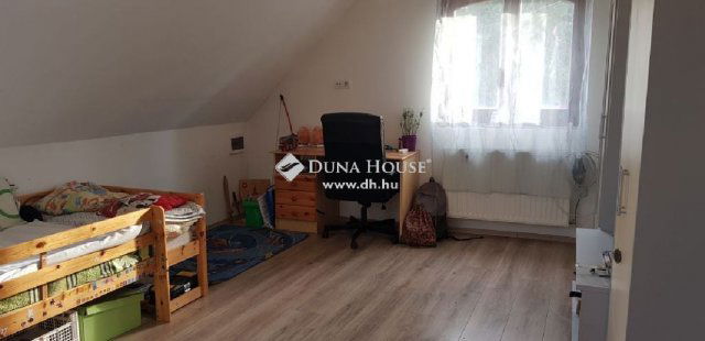 Eladó családi ház, Pócsmegyeren 79 M Ft, 5 szobás