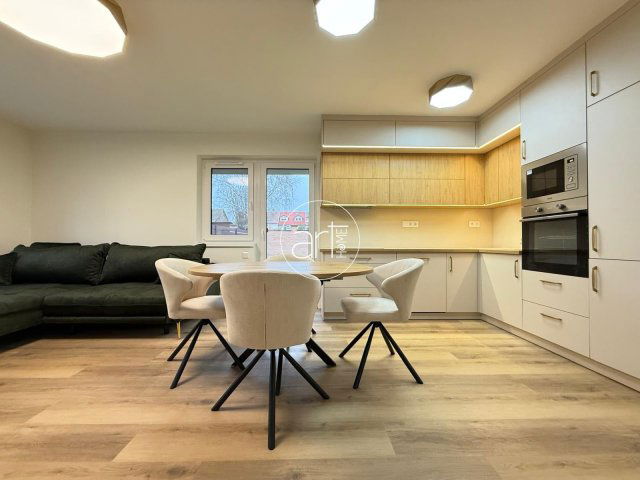 Kiadó téglalakás, albérlet, Szegeden 320 E Ft / hó, 3 szobás