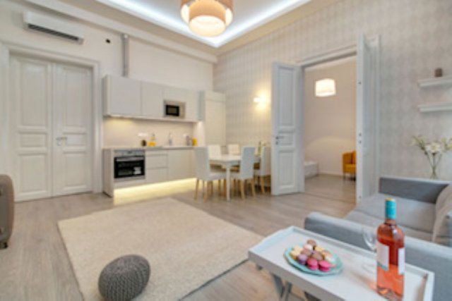 Kiadó téglalakás, albérlet, VI. kerületben, Székely Mihály utcában