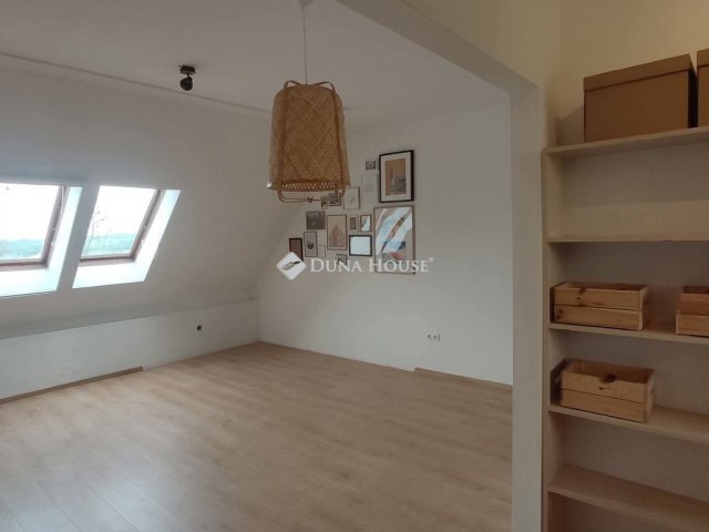 Eladó téglalakás, Pilisjászfalun 59.9 M Ft, 1+2 szobás