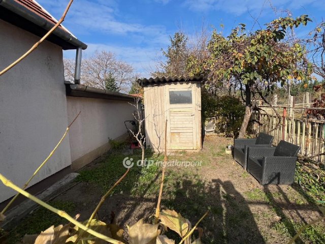 Eladó családi ház, Székesfehérvárott 65 M Ft, 3 szobás