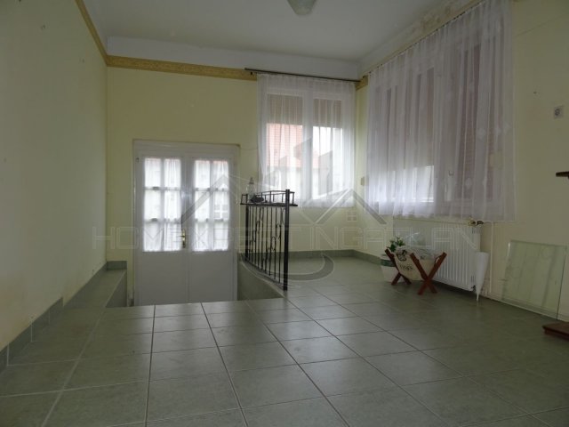 Eladó családi ház, Csikvándon 39 M Ft, 4 szobás