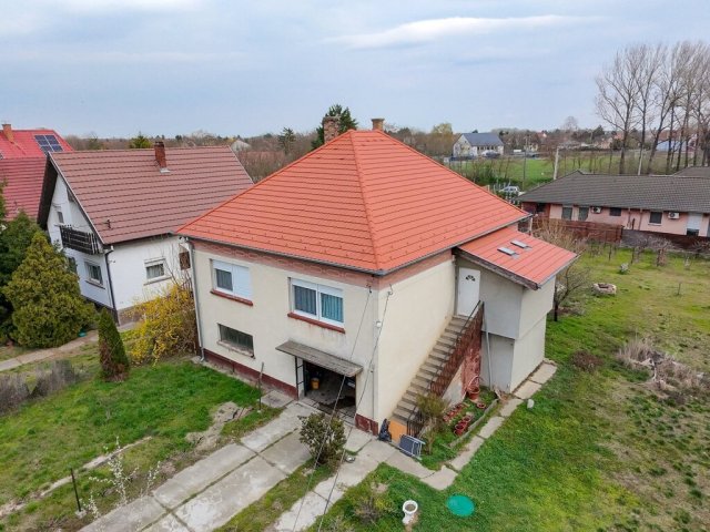 Eladó családi ház, Tökölön 109.9 M Ft, 3 szobás