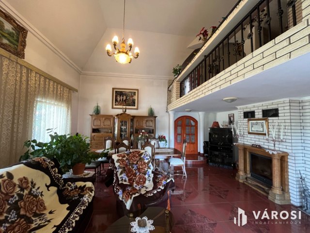 Eladó családi ház, Debrecenben 185 M Ft, 4 szobás