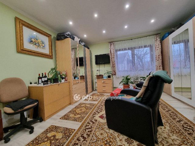 Eladó családi ház, Bakonytamásin 44.99 M Ft, 2 szobás