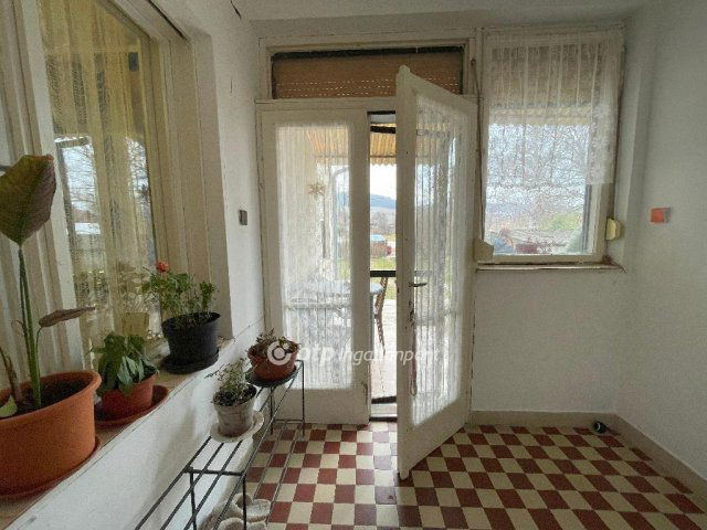 Eladó családi ház, Nyimen 40 M Ft, 4 szobás
