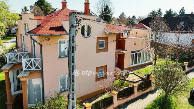 Eladó családi ház, Siófokon 189 M Ft, 8 szobás