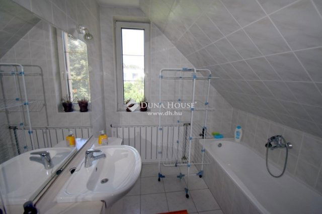Eladó családi ház, Hajdúszoboszlón 140 M Ft, 8 szobás