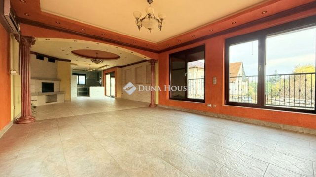 Eladó családi ház, Szentendrén 289 M Ft, 6 szobás