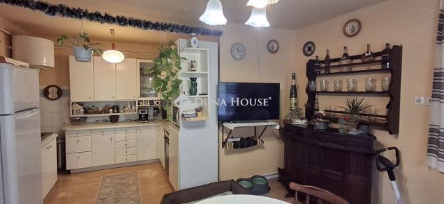 Eladó családi ház, Taksonyon 71 M Ft, 5 szobás