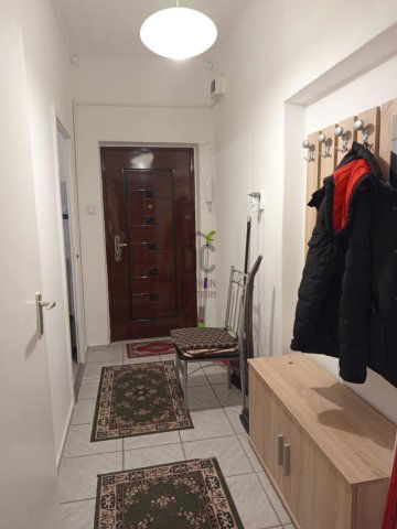 Eladó téglalakás, Oroszlányban 28 M Ft, 1 szobás