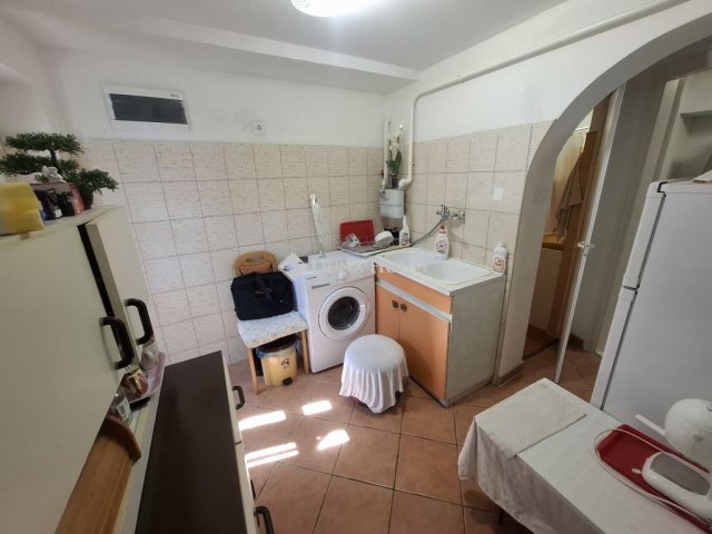 Eladó családi ház, Kiskunfélegyházán 21 M Ft, 2 szobás