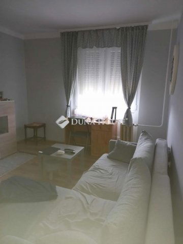 Eladó panellakás, Pécsett 39.99 M Ft, 2 szobás