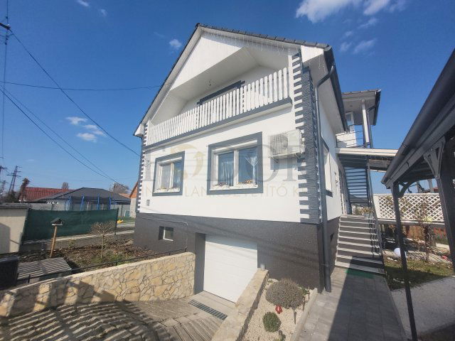 Eladó családi ház, Gyálon 127.9 M Ft, 6 szobás