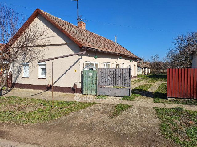 Eladó családi ház, Tiszaörsön 12.99 M Ft, 2 szobás