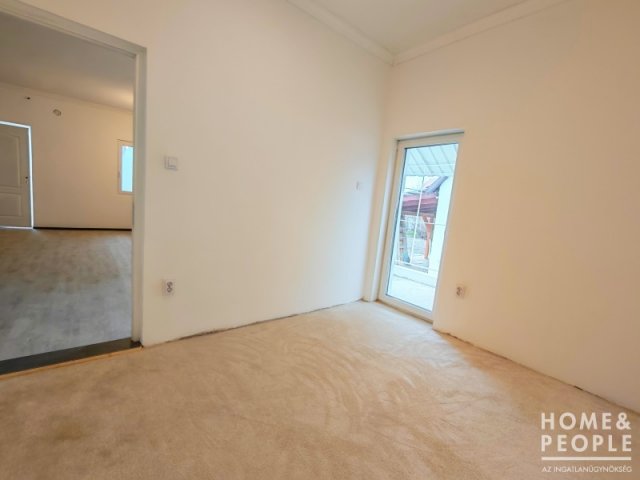 Eladó családi ház, Szegeden 88.99 M Ft, 3+1 szobás