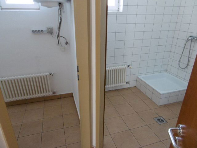 Kiadó üzlethelyiség, Miskolcon 210 E Ft / hó